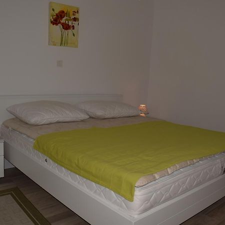 Apartments Blue Dream Malinska Ngoại thất bức ảnh