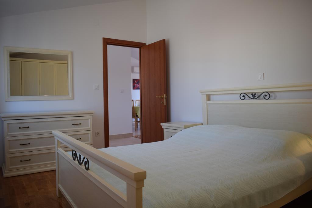 Apartments Blue Dream Malinska Ngoại thất bức ảnh