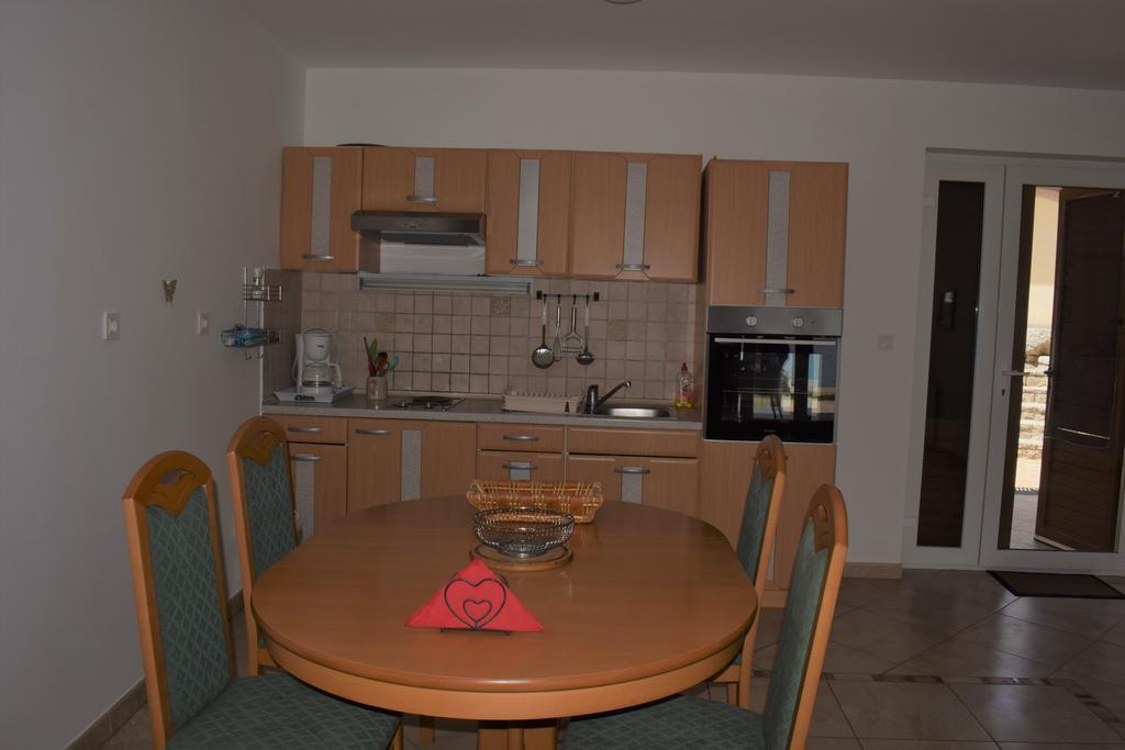 Apartments Blue Dream Malinska Ngoại thất bức ảnh