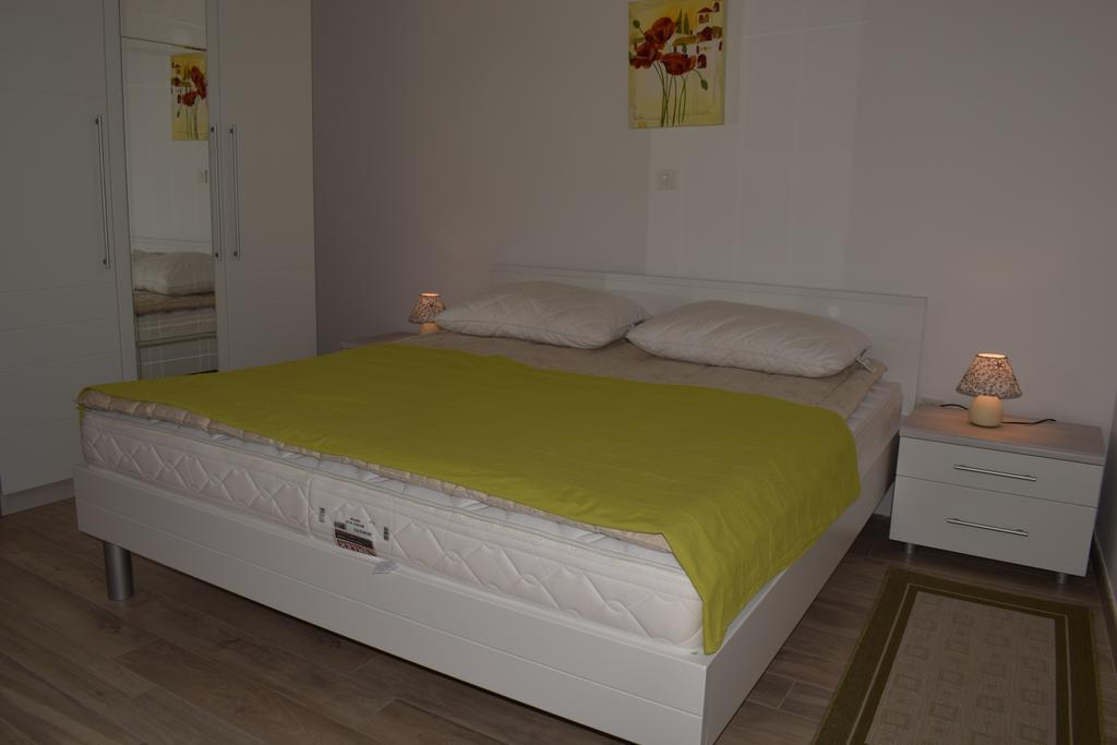 Apartments Blue Dream Malinska Ngoại thất bức ảnh